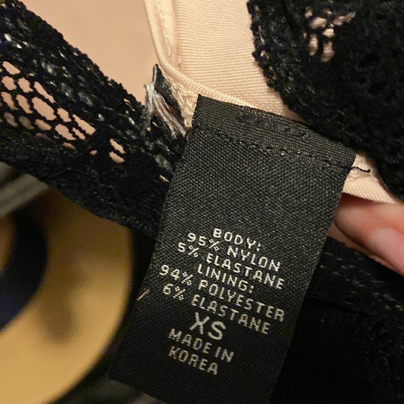 Express Open Back Velvet Lace Dress in XS EUC - Picture 4 of 4